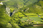 Vue aérienne des montagnes du début du Vercors pour les collectivités locales en drone ou ULM