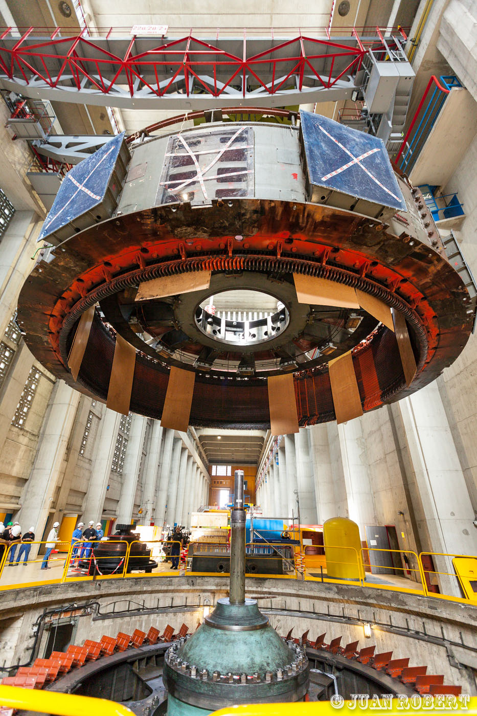 Book, Buffet, Catalogue, Compétition sportive, Conférence, Coordonnées GPS, Diaporama, Evènement photo, Galerie web, Image corporate, Inaugurations, Industrie, Organismes publics, PME, Photo d'illustration, Photo institutionnelle, Photo spectacle, Photographe France et étranger., Photographe corporate, Photographe de reportage, Photographe entreprises, Photographe entreprises Portraits professionnels, Photographe industriel, Photographe portrait, Photographe presse, Photographie, Photos collectivités, Photos reportage, Portrait photo entreprise, Présentation corporate, Publicité, Reportage convention, Reportages évènementiels, Soirée d'entreprise, Suivi de chantiers, Séminaire, Time-lapse, Trombinoscope, Visites virtuelles, affiche l Photo professionnelle l Evènementiel entreprises l Assemblée générale l Evènementiel société, architecture, cocktail, colloque, communication, photos aériennes, privés, production, réunion, salon, signature 
convention, Bollène, Vaucluse - PACA, Enlevement du stator du G4 de l'usine CNR Bollene